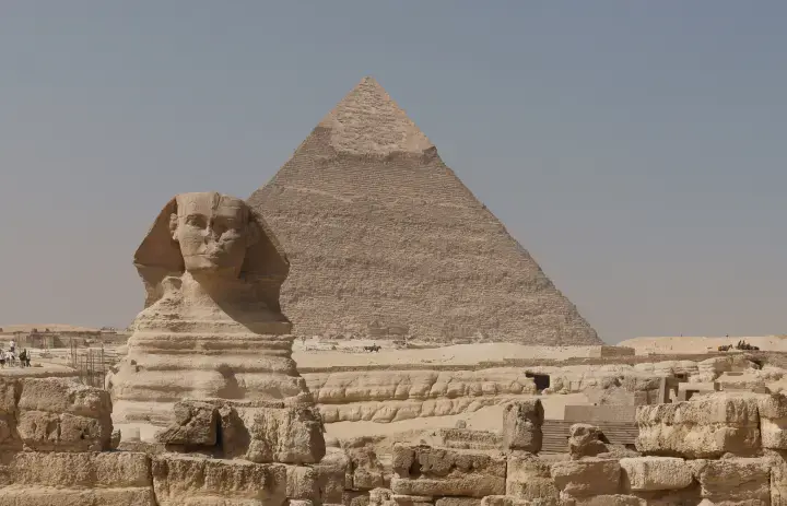 Die Sphinx und die Pyramiden auf dem Giza-Plateau in Ägypten